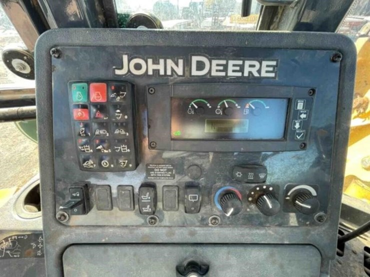 2015-deere-310sl-image-28