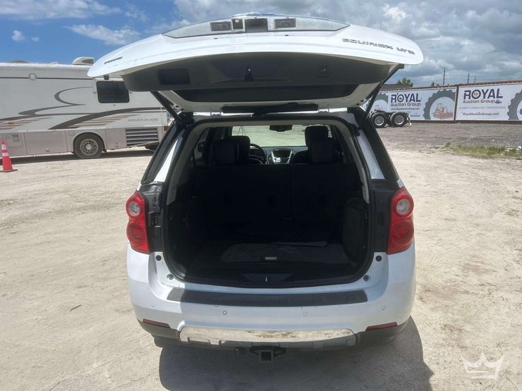 2013-chevrolet-equinox-image-21