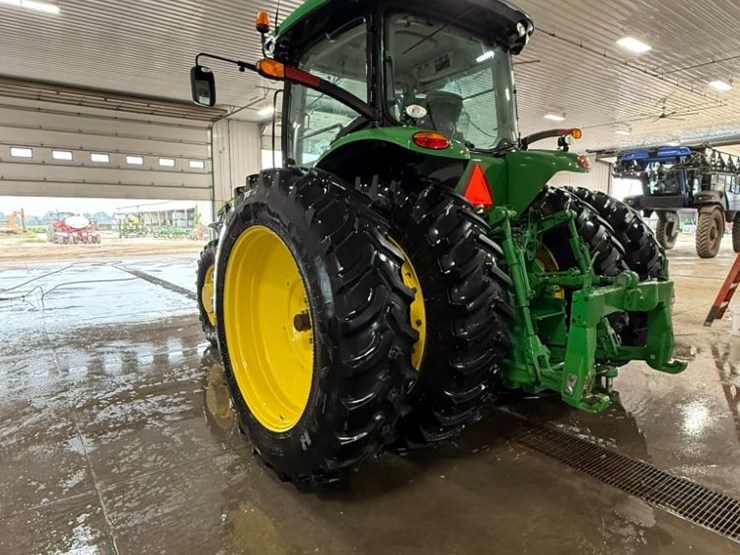 2016-john-deere-8245r-image-9