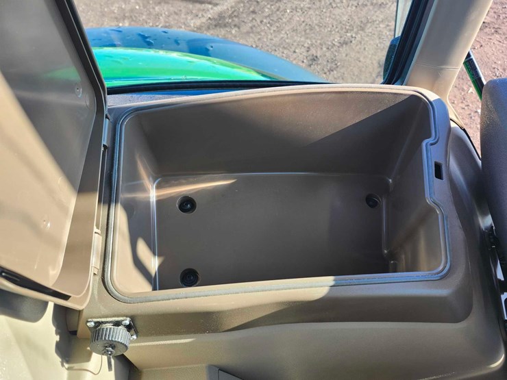 2023-john-deere-6155m-image-34