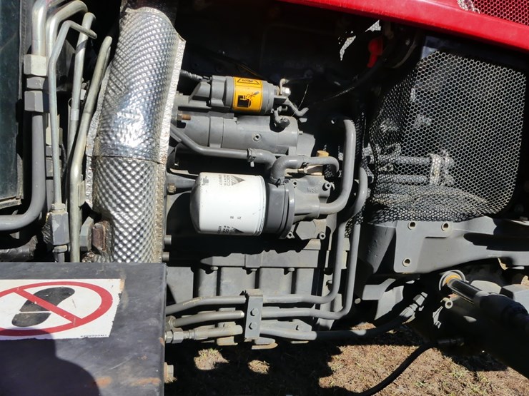 massey-ferguson-4710-image-10