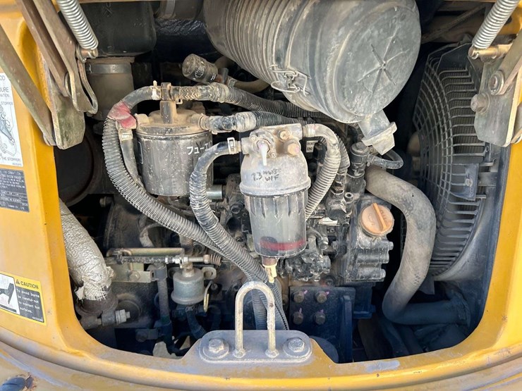 2013-deere-27d-image-7