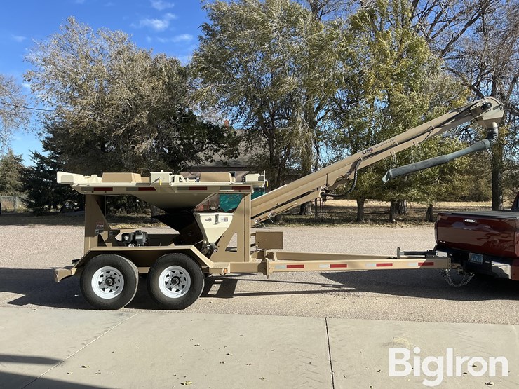 unverferth-seed-pro-410-4-box-seed-tender-image-4