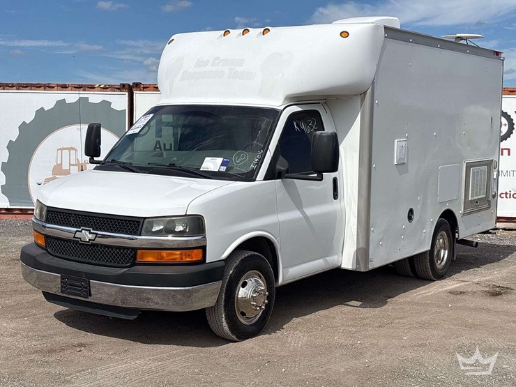 2008-chevrolet-express-box-truck-image-1