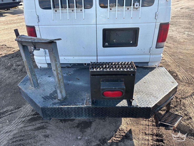 2008-ford-e350-image-19