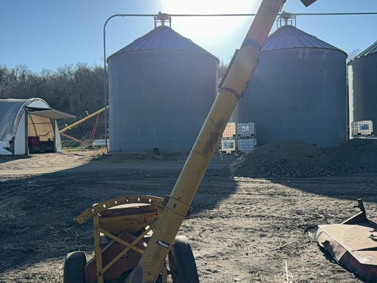 peerless-model-f20p5-roller-mill,-540-pto,-tires-are-flat-image-3