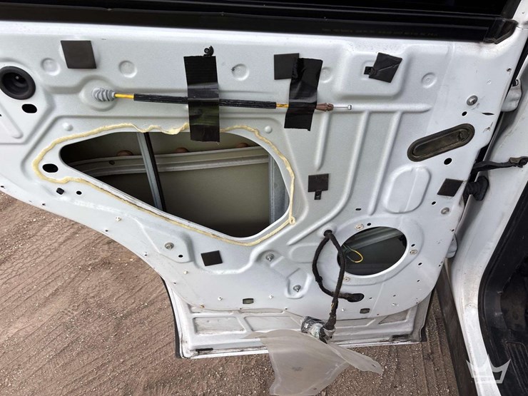 2018-ford-explorer-image-19