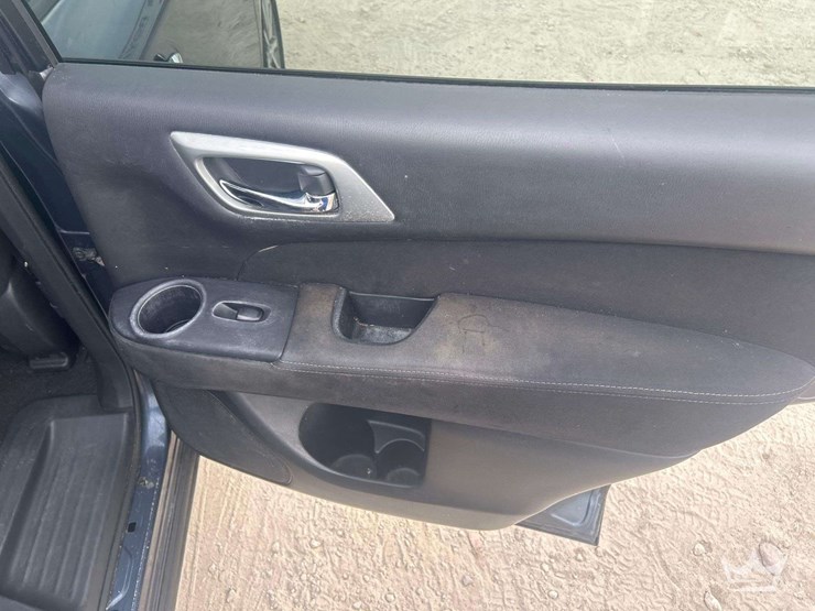 2015-nissan-pathfinder-image-25