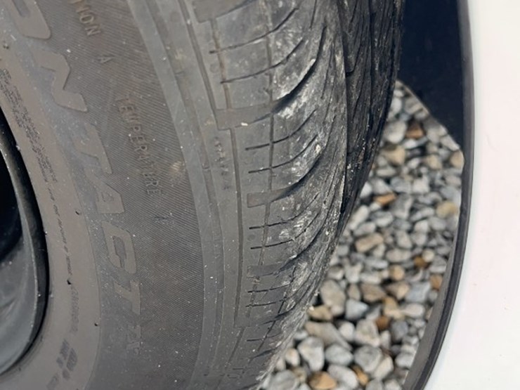 2021-nissan-versa-image-8