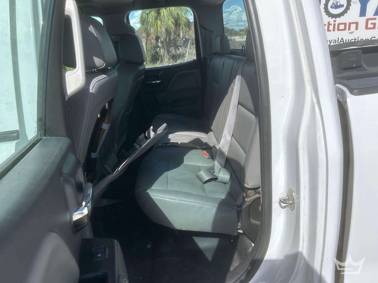 2015-chevrolet-silverado-2500-image-23