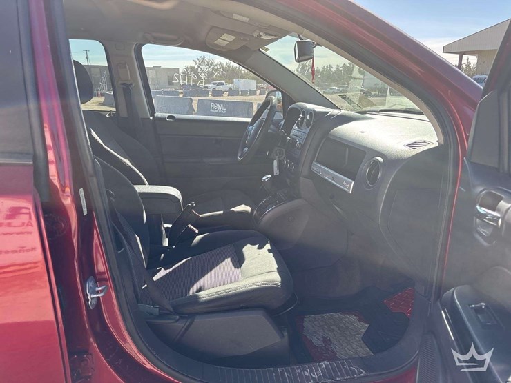 2016-jeep-compass-sport-image-23