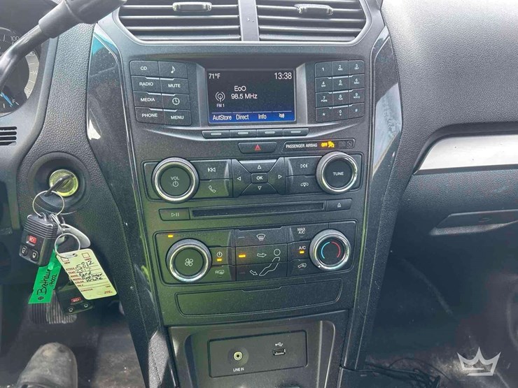 2017-ford-explorer-image-14