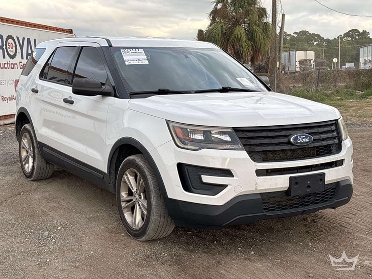 2018-ford-explorer-image-2