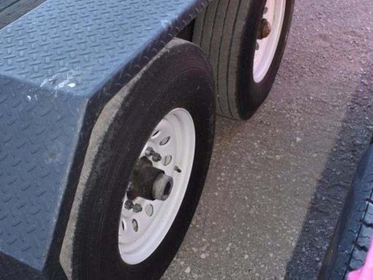 2016-20'-big-tex-tilt-gooseneck-trailer-w/-winch-(controller-and-key-to-too-image-9