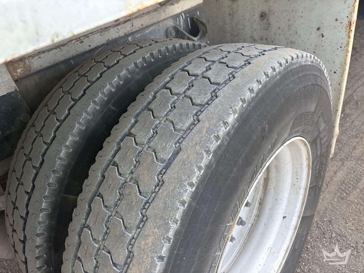 2012-ford-f750-image-19