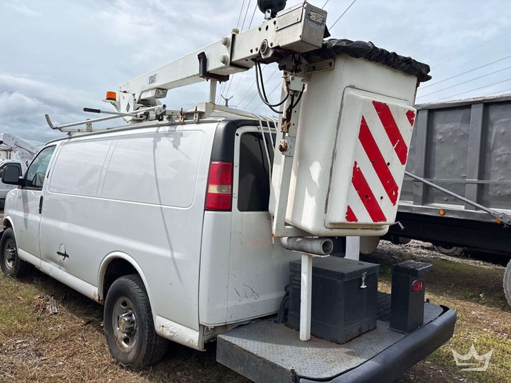 2006-chevrolet-express-3500-image-40