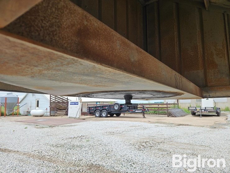 2004-independent-hawk-master-3402-sg-t/a-grain-trailer-image-9