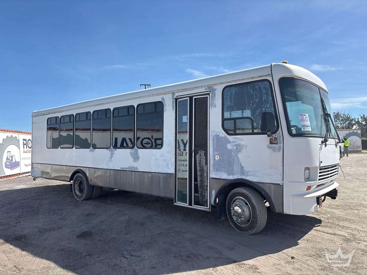 2001-freightliner-mb55-chassis-bus-image-2