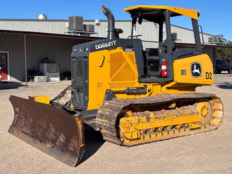 2022-deere-650k-image-3