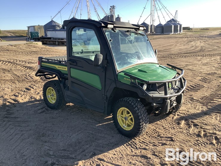 2023-john-deere-gator-image-3