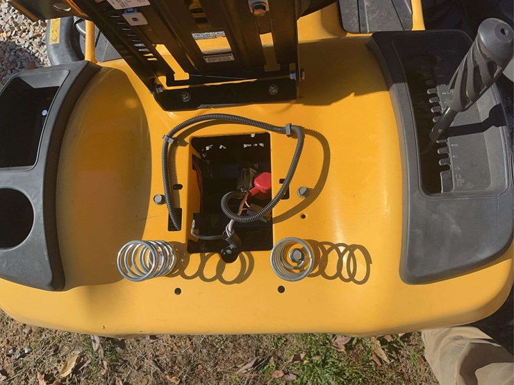 cub-cadet-xti-riding-lawn-mower,-50"-deck-image-8