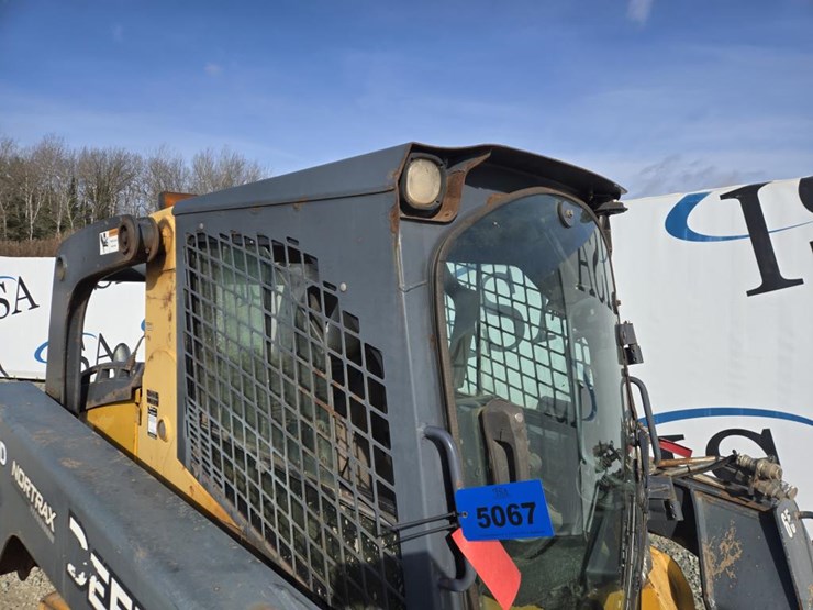 john-deere-329d-image-27