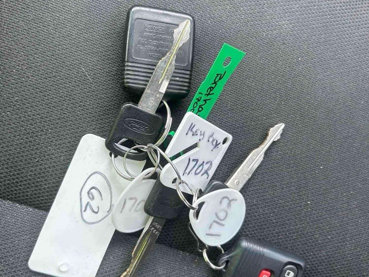 2017-ford-explorer-image-35