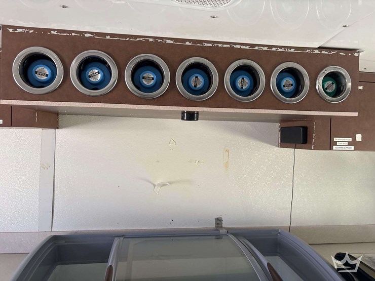 2008-chevrolet-express-box-truck-image-24