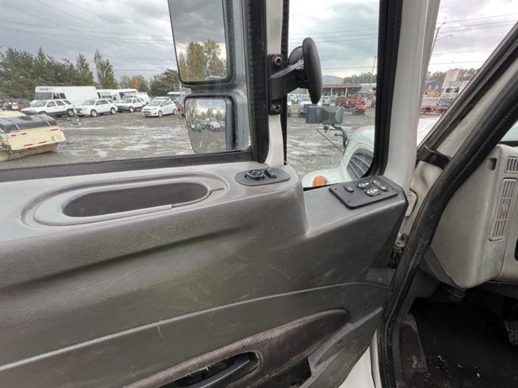 2013-international-7500-s/a-dump-truck-image-22