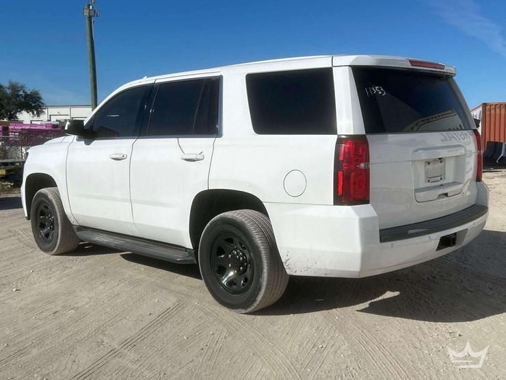 2017-chevrolet-tahoe-image-4