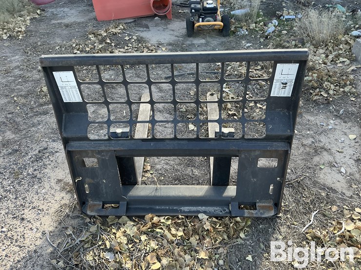skid-steer-pallet-forks-image-6
