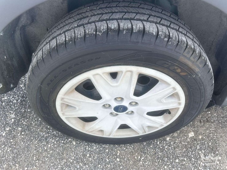 2015-ford-escape-image-25