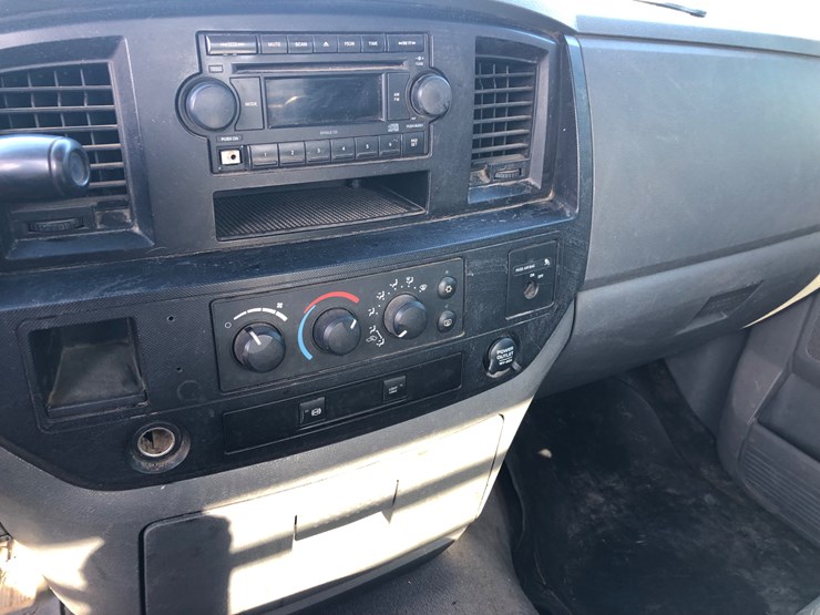 2008-dodge-2500-image-8