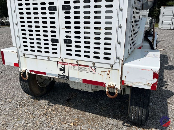 roadtec-cb100-sweeper-conveyor-image-32