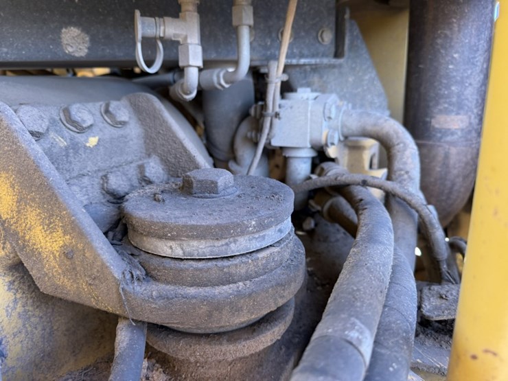 2010-caterpillar-740-image-52