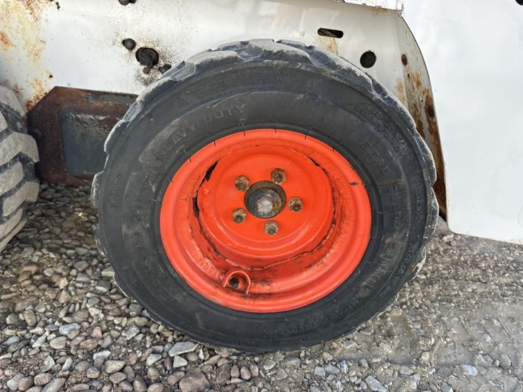 2015-bobcat-s70-image-38