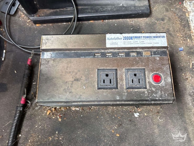 2013-ford-cargo-image-19