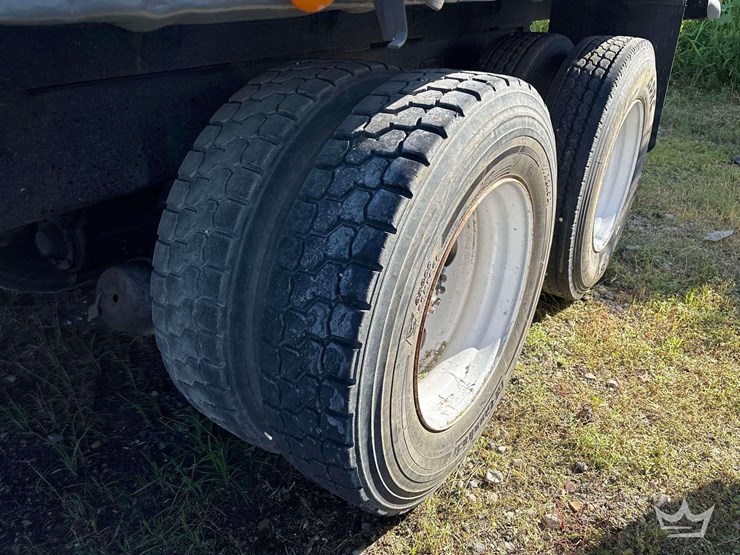 1998-volvo-vn-image-6