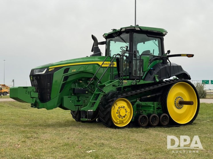 2022-john-deere-8rt-370-image-2