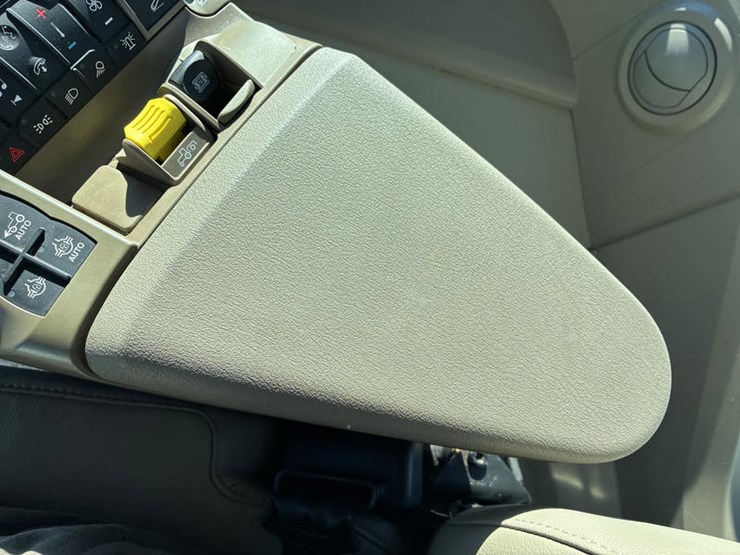 2024-john-deere-8r-410-image-86