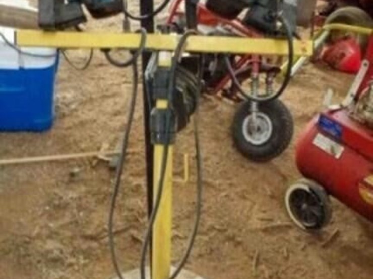 2---lights-on-stands-image-2