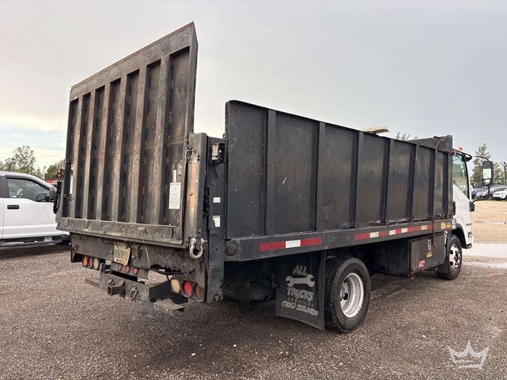 2008-isuzu-npr-image-3