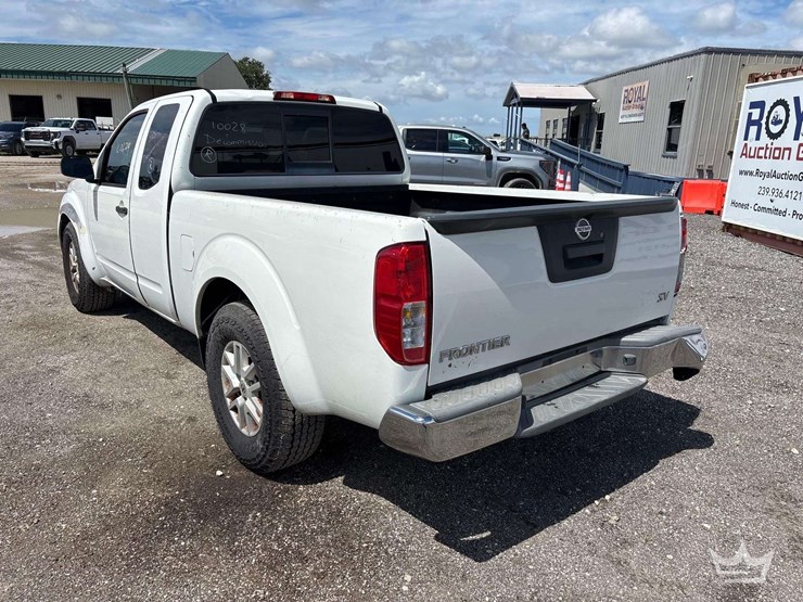 2016-nissan-frontier-image-4