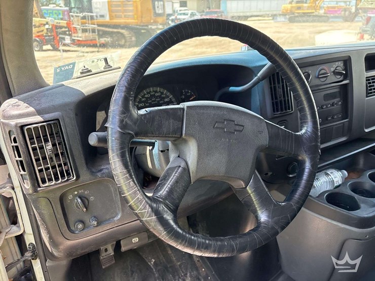 2006-chevrolet-express-3500-image-16