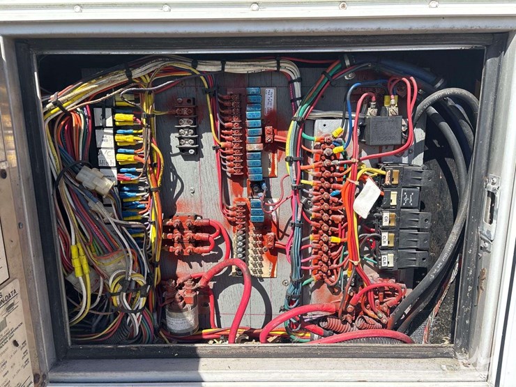 2001-freightliner-mb55-chassis-bus-image-7