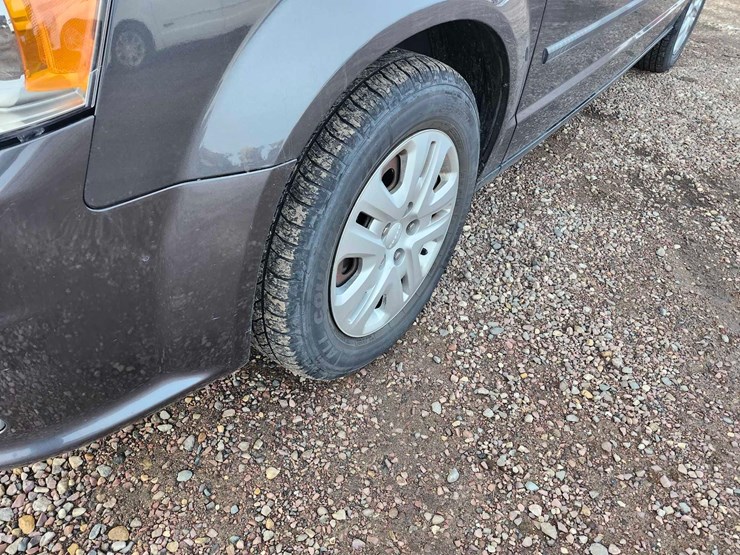 2015-dodge-grand-caravan-image-46