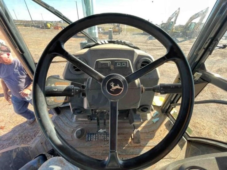 2015-deere-310sl-image-32