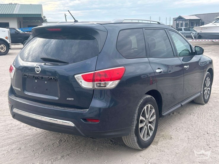 2015-nissan-pathfinder-image-3