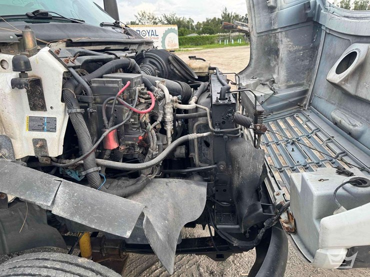 2005-chevrolet-c4500-altec-bucket-truck-image-7