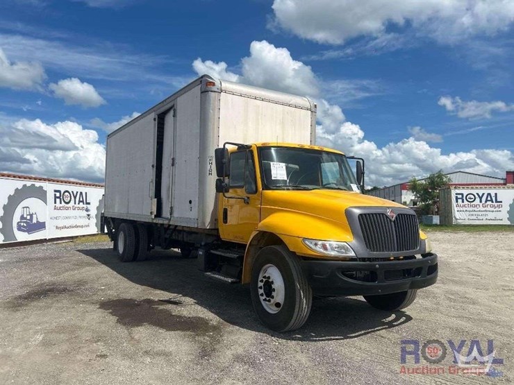 2019-international-durastar-4300-image-2